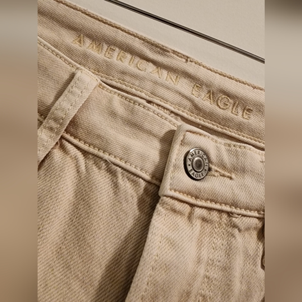 American‎ Eagle Jeans Women's sz 8 Beige Tan Denim Mid Rise Mom Straight Pants - Picture 2 of 7